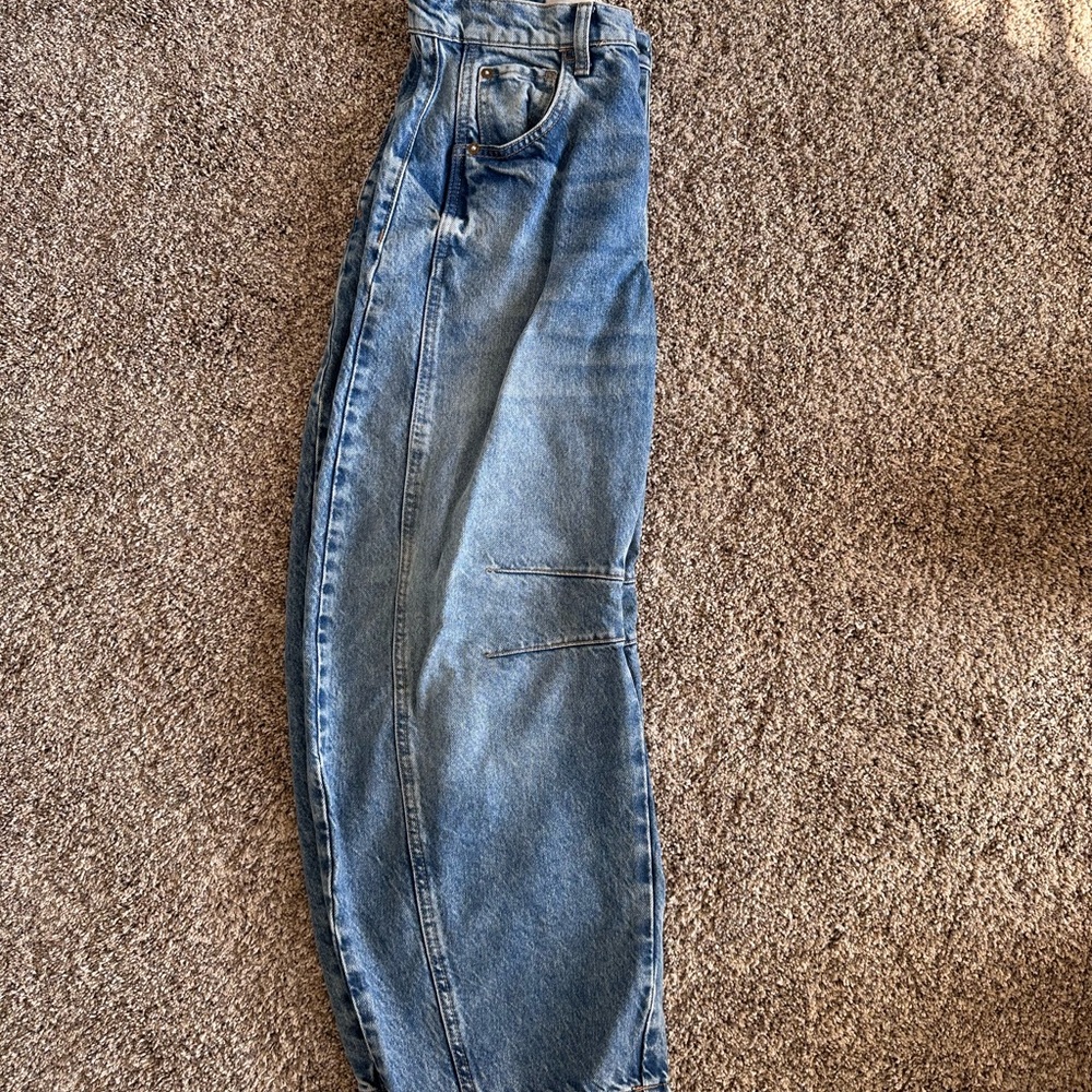 Relaxed Tapered Blue Denim Jeans - Picture 4 of 4